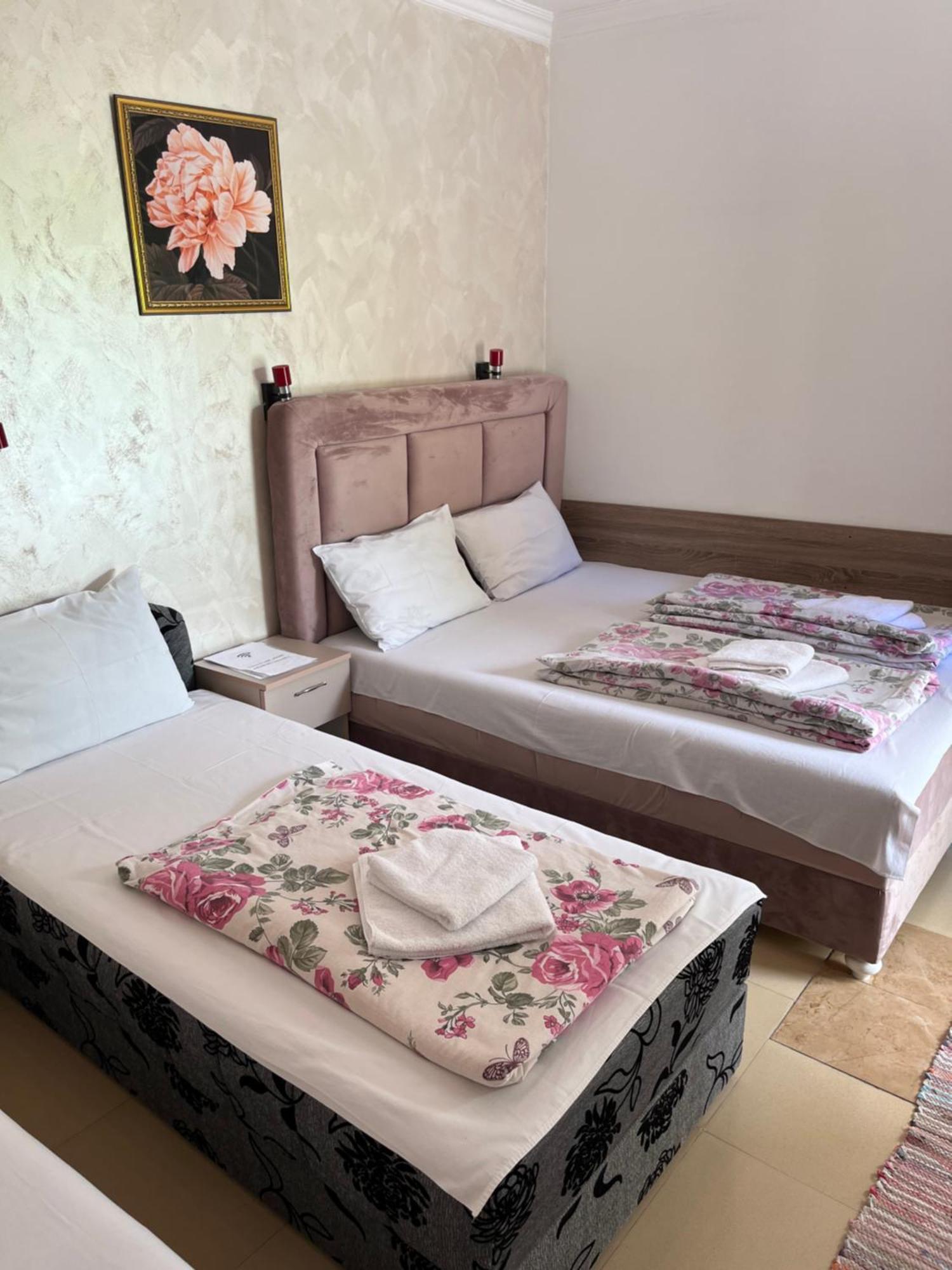 Sobe Sa Sopstvenim Kupatilom Private Rooms Bathroom In Center Novi Sad Exterior foto